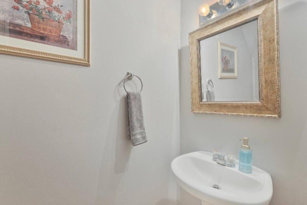 Beautiful Cozy 3-Bedroom Townhome Retreat Atlanta Bagian luar foto