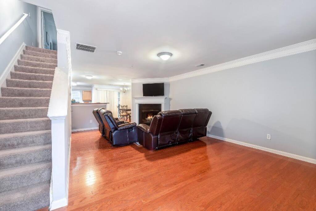 Beautiful Cozy 3-Bedroom Townhome Retreat Atlanta Bagian luar foto