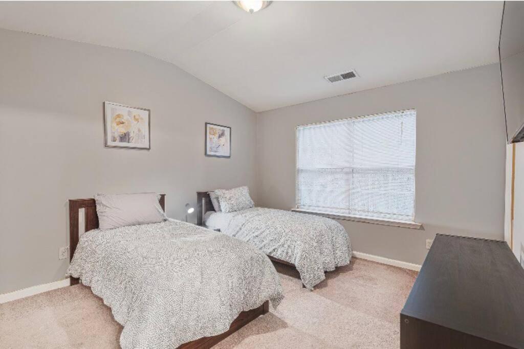 Beautiful Cozy 3-Bedroom Townhome Retreat Atlanta Bagian luar foto