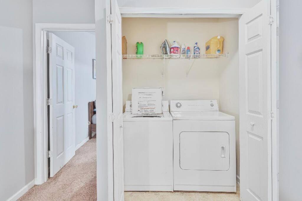 Beautiful Cozy 3-Bedroom Townhome Retreat Atlanta Bagian luar foto