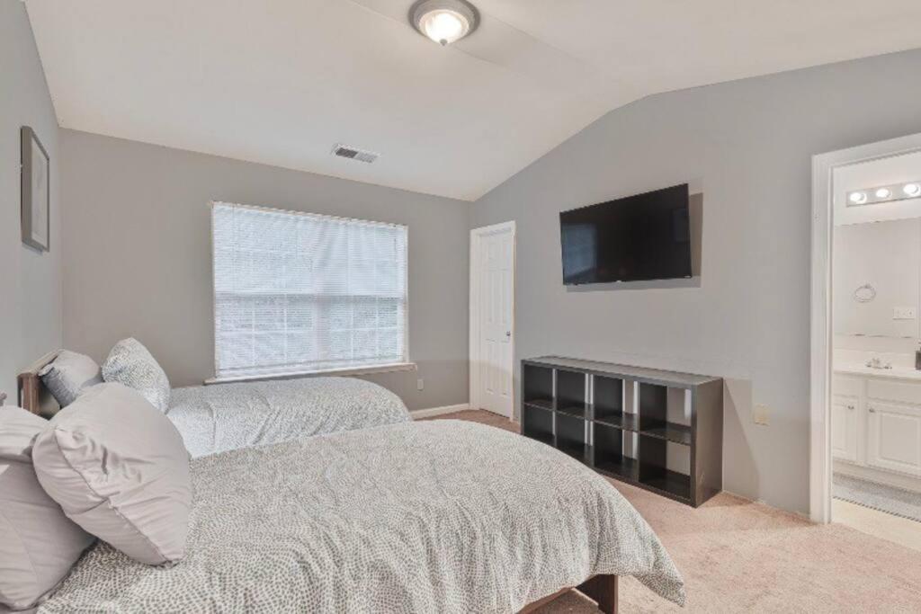 Beautiful Cozy 3-Bedroom Townhome Retreat Atlanta Bagian luar foto